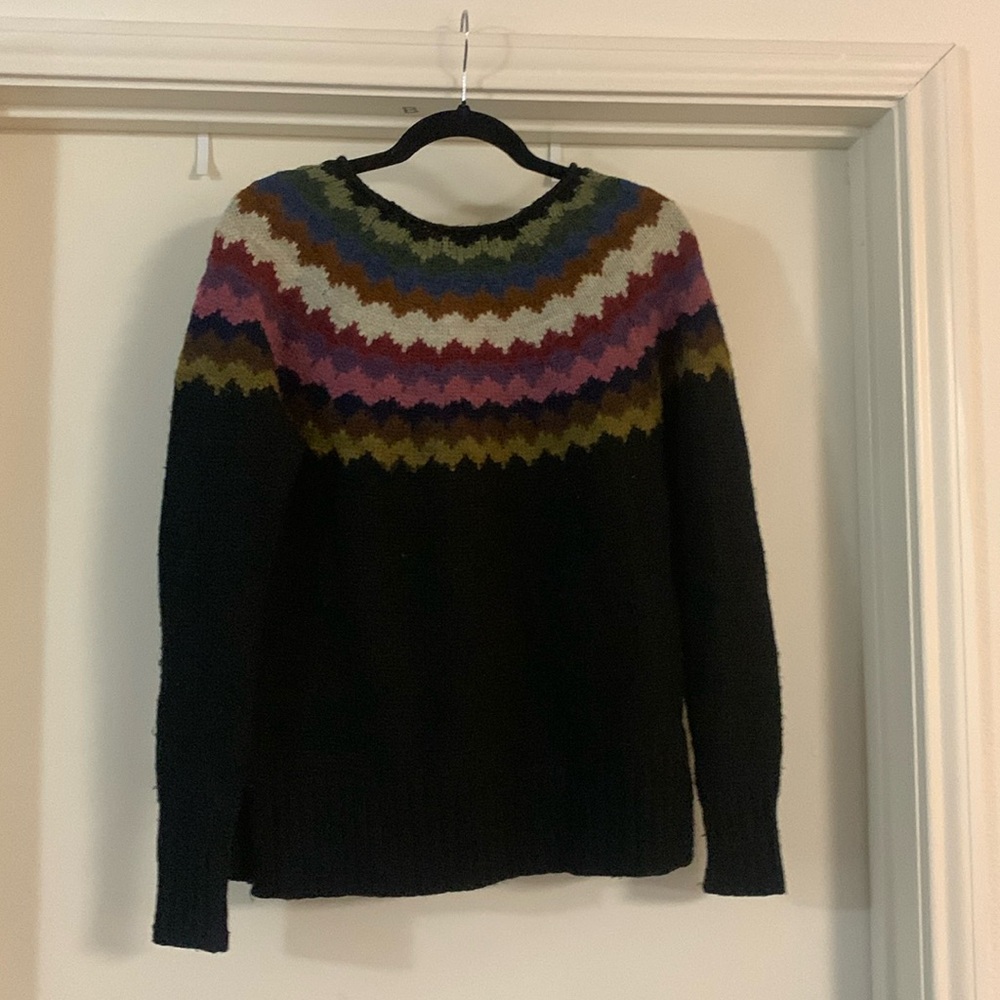 American Eagle "Ah-mazingly Soft multi-color zig-zag sweater. XS